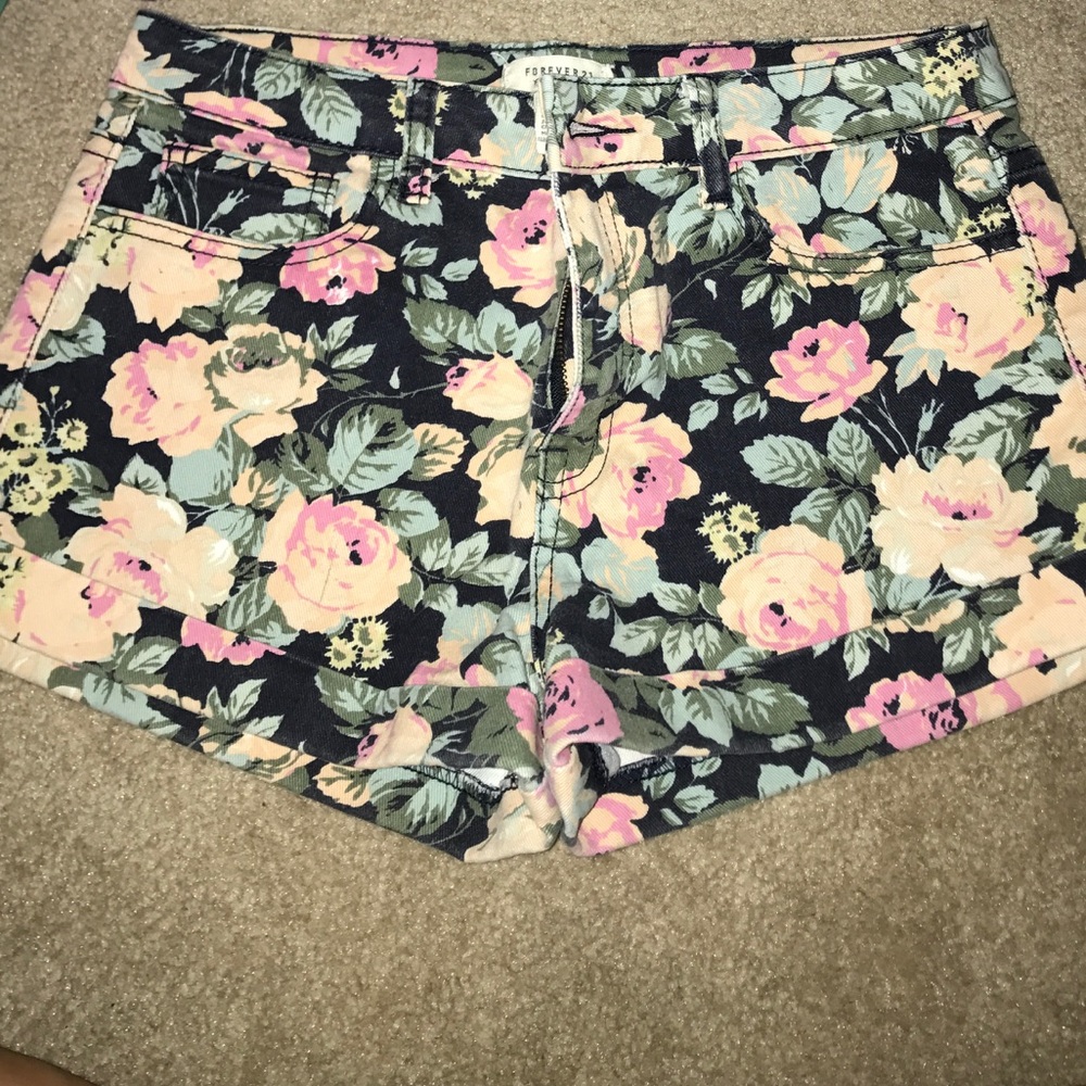 floral shorts